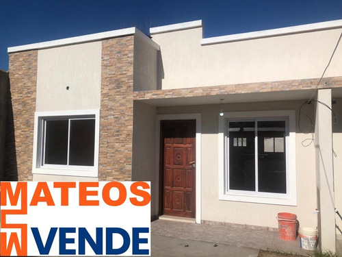 Imagen 1 de 14 de Venta Chalet Mar Del Tuyu 69 E/ 6 Y 7