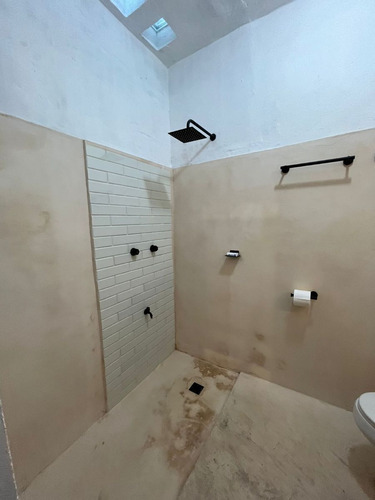 Casa Amueblada De 4 Recámaras Y Una Sola Planta, Barrio De Santiago