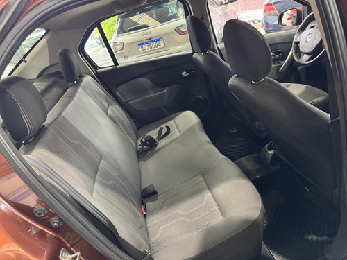 Renault Logan 1.0 8v