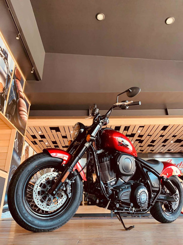 Imagen 5 de 8 de Indian Chief Bobber Ruby Metallic 2022