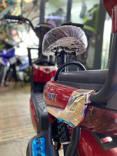 Imagen 4 de 16 de Moto Eléctrica Scooter K City Max 350