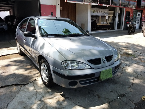 Renault Mégane Authentique Plus 1.6 Nafta 5ptas -permuto