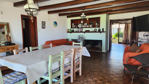Dueña Vende Casa En Costa Azul, Frente Al Mar
