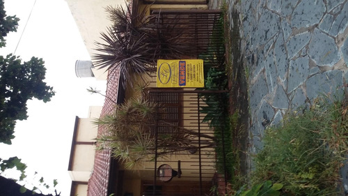 Imagen 2 de 10 de Amplia Casa En 2 Plantas