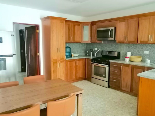 Casa En Venta En Los Cacicazgos