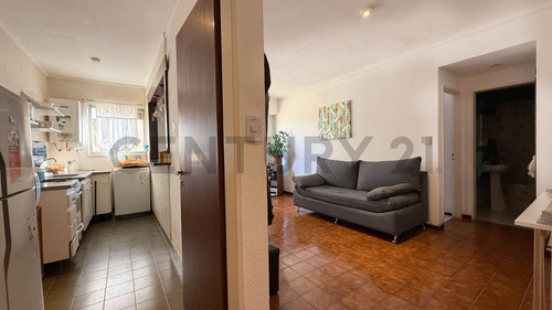 Venta De Departamento Dos Ambientes A 200 Metros De Plaza Colón, Mar Del Plata.
