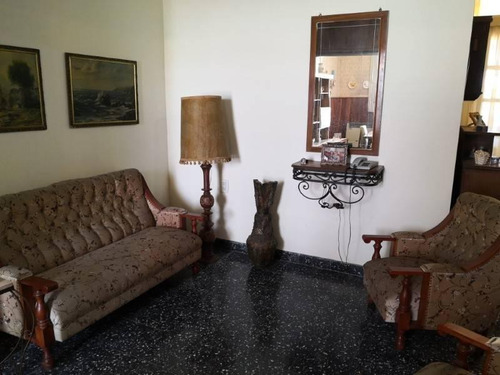 Imagen 4 de 30 de Casa De 3 Dormitorios Mas Comodin, Excelente Ubicacion