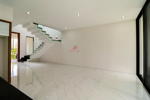 Casa En Venta En Provenza, Tlajomulco De Zúñiga, Jalisco