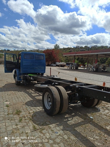 Imagem 3 de 3 de Mercedes-benz 1319