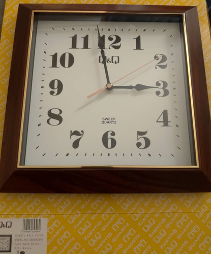 Q&q Reloj De Pared Original Cuadrado