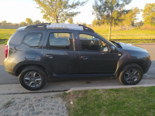 Imagen 4 de 12 de Renault Duster 2.0 Ph2 4x4 Privilege 143cv