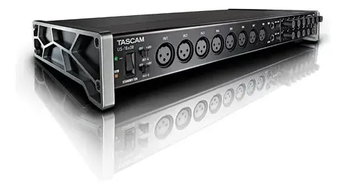 Interface de áudio Tascam US-16x08 com 16 canais e pré