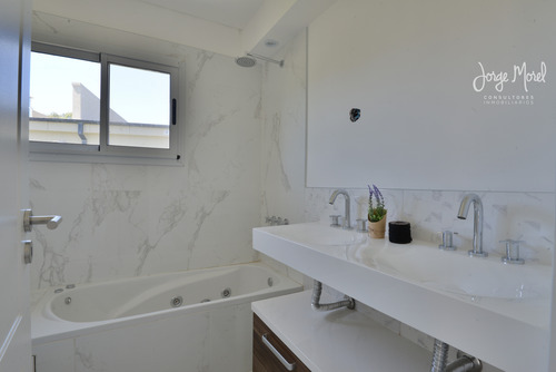 Casa Interno #100-200 - San Sebastian - Area 2 - 875m2 #id 661