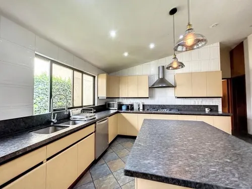 Casa En Venta En Bosques De Las Lomas - Cr2040