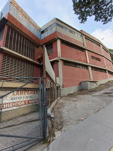 Edificio Industrial En Veta Ubicado En Petare - Rojas