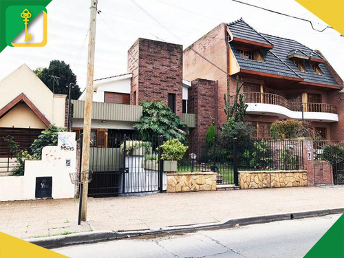 Casa En Venta En Villa Ballester