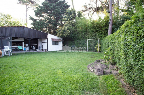 Casa En Jardines De Córdoba!- Ref: 303