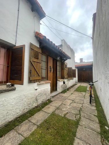 Chalet De Estilo En España 1100