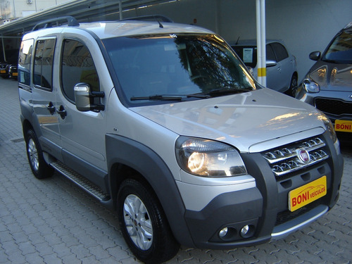 Imagem 3 de 15 de Fiat Doblo Adventure Looker 1.8 2016 06 Lugares