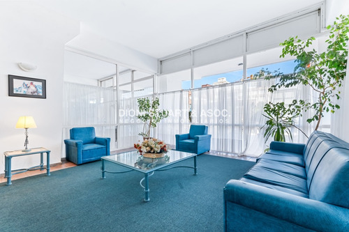 En Venta 2 Dormitorios En Punta Del Este - Frente A Plaza Los Artesanos - Oportunidad