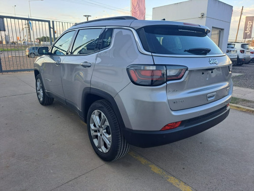 Imagen 2 de 12 de Jeep Compass Longitude Plus