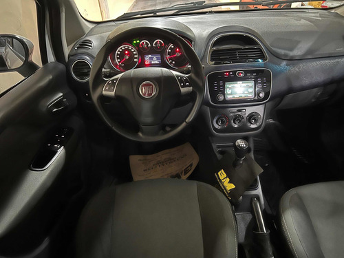 Imagen 19 de 20 de Fiat Punto 2016 1.4 Attractive Pack Top Uconnect