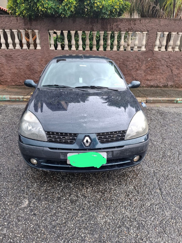 Renault Clio Sedan 1.6 16v Privilège Hi-flex 4p