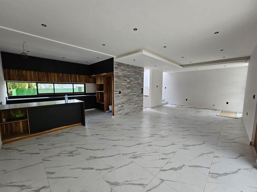 Estrene Casa En Fracc. Con Vigilancia Al Norte De Cuernavaca, Lomas De Atzingo