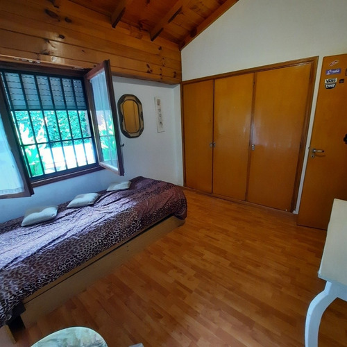Imagen 19 de 30 de Impecable Chalet En Barrio Parque Luro