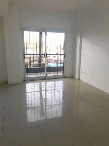 Imagen 2 de 10 de Impecable Departamento 2 Ambientes Apto Profeccional