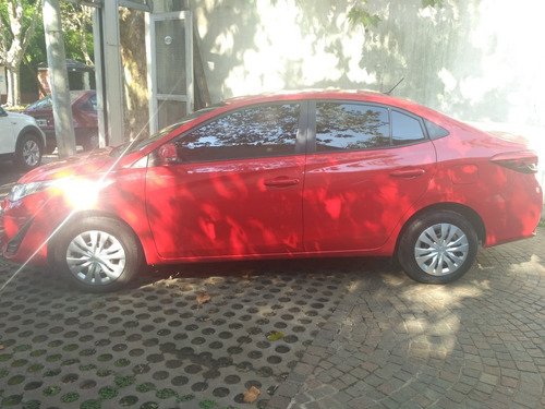 Toyota Yaris Xs Sedán