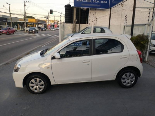 Imagem 4 de 13 de Toyota Etios X 1.3 16v