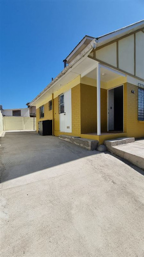 Casa En Venta De 4 Dorm. En Quilpué