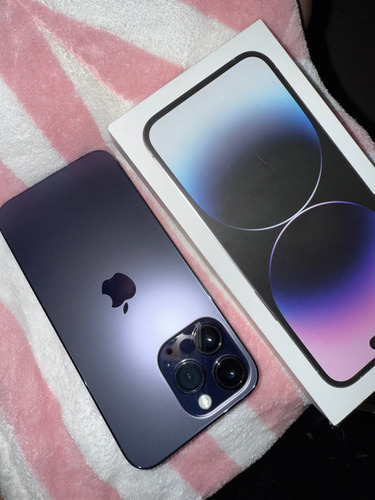 Apple iPhone 14 Pro Max (256 Gb) - Morado Oscuro 1 Año De Uso Estética 100 (Usado)