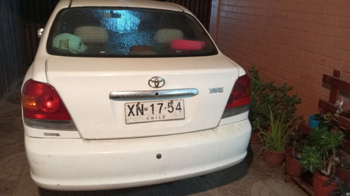 Toyota Yaris 2004, 370170 Km. Con Detalles Por El Año