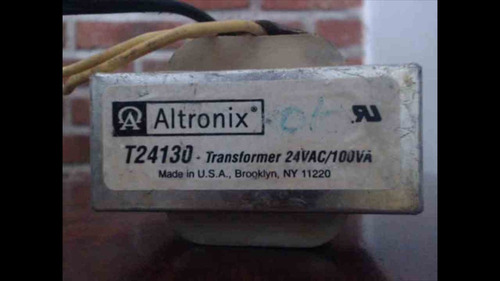 Fuente De Alimentación Ac Altronix (Usado)