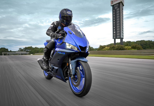 Yamaha R3a