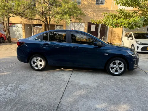 Chevrolet Onix 1.0T Premier Sedan At