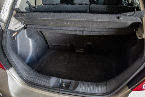 Imagen 15 de 25 de Nissan Tiida 2011 1.8 Visia 5 P Knd