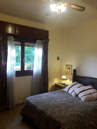 Casa De 2 Dormitorios Con Parque Y Parrillero