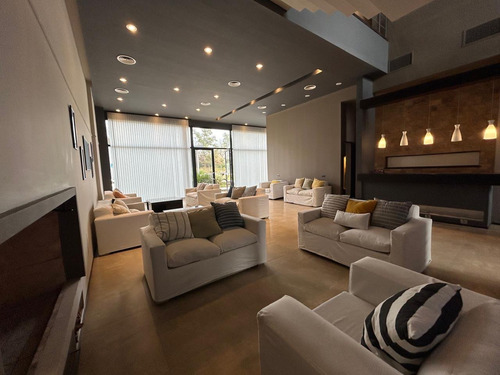 Venta Departamento 1 Dormitorio Campana Con Cochera