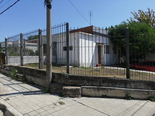 Imagen 4 de 19 de Casa En Belvedere Con Patio Y Garaje