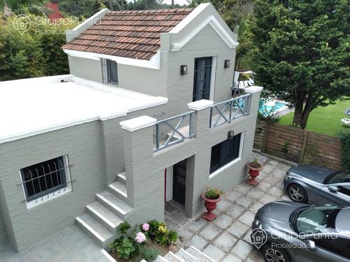 Casa En Venta 6 Dormitorios En Montoya