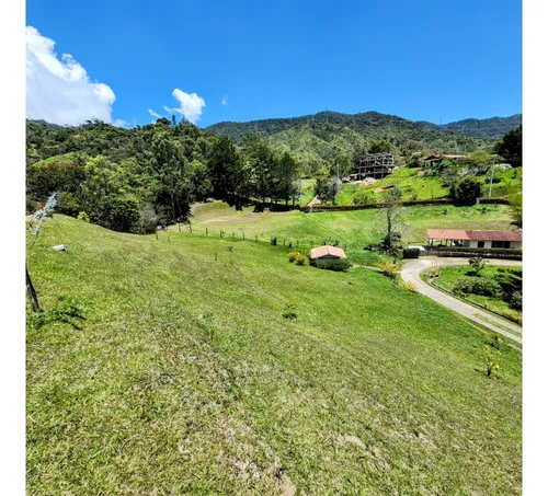 Casa Campestre En Venta En Guatapé, Vía Benedictinos