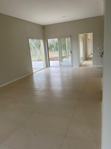 Imagen 15 de 18 de Casa En Venta, Barrio Privado Santa Guadalupe, Pilar
