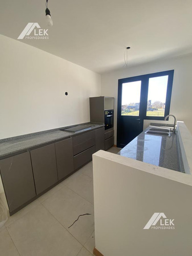 Impecable Casa Con Pileta En San Matias! Acepta Permuta Menor Valor... Mono O 2 Amb Caba