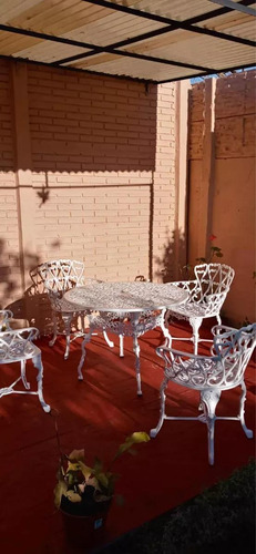Casa En Venta - 3 Dormitorios 3 Baños - 400mts2 - Azul