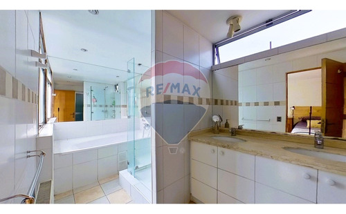 Moderna Y Luminosa Casa Con Piscina