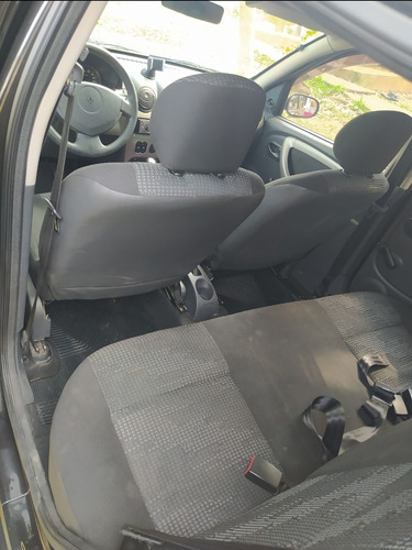 Imagem 8 de 9 de Renault Sandero 2009 1.0 16v Expression Hi-flex 5p