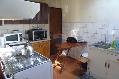 Hogar Ideal En Peñaflor: 3d/1b Y Amplio Terreno